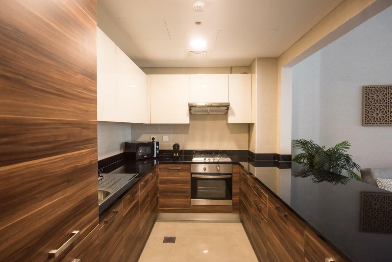 Fantastay Sparkle Tower One Bedroom Suite Marina View Dubai Exterior photo