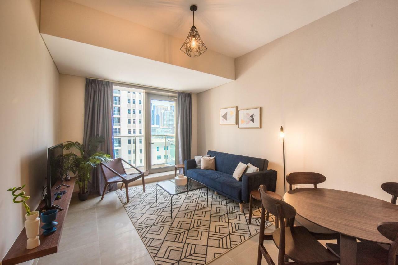 Fantastay Sparkle Tower One Bedroom Suite Marina View Dubai Exterior photo